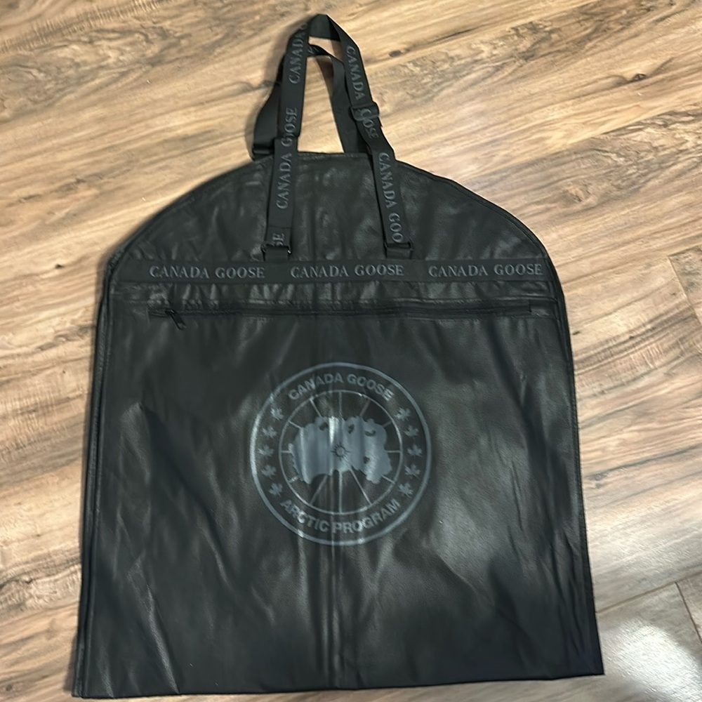 Canada Goose Garment Bag, 52”x23” no stains no rips excellent condition